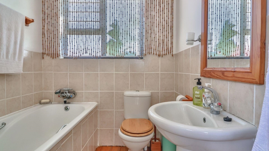 5 Bedroom Property for Sale in Perlemoenbaai Western Cape